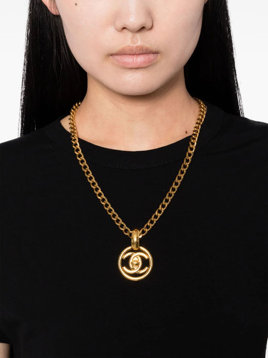 1997 CC Turnlock Pendant Chain Necklace