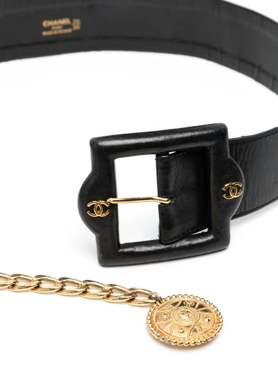 Vintage Leather 
Chain Medallion Belt